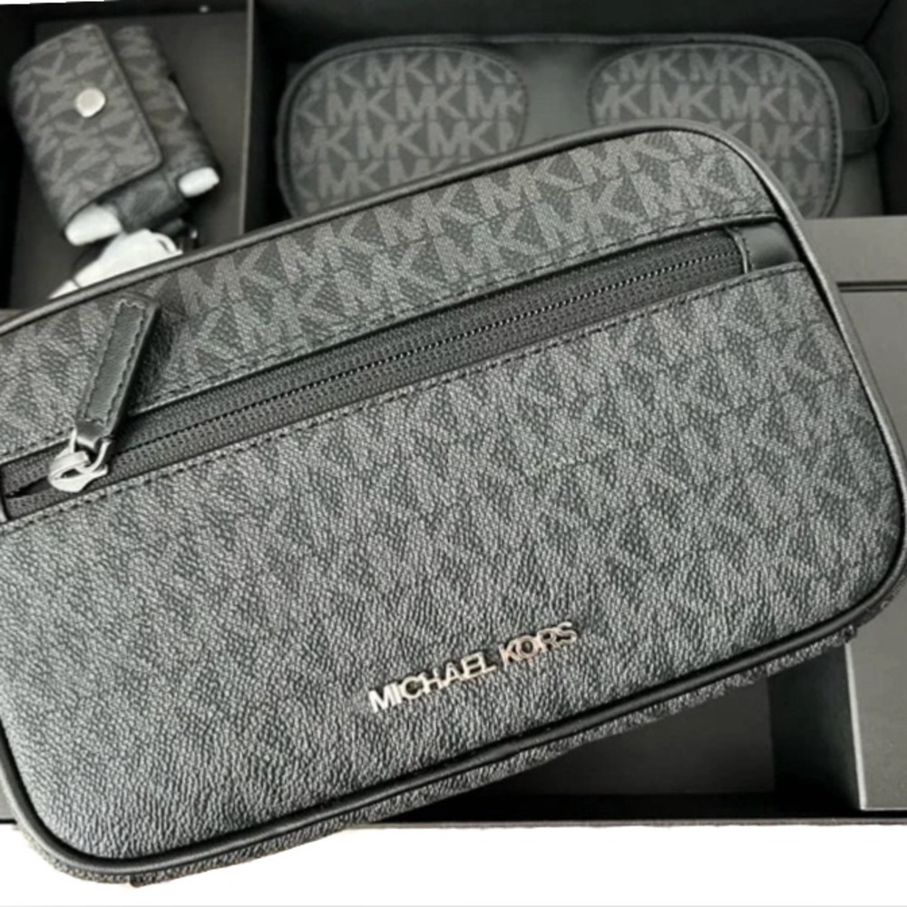 $250 Retail NWT Michael Kors Flight Travel Boxed Kit - Picture 5 of 10